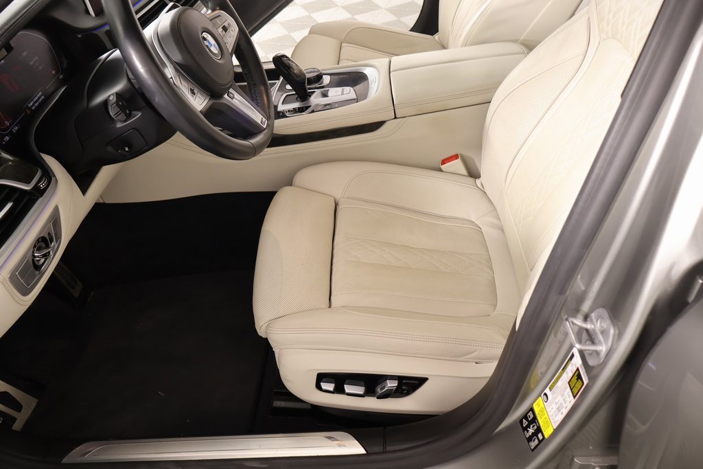 Used 2021 BMW 750i xDrive w/ Executive Package image 13