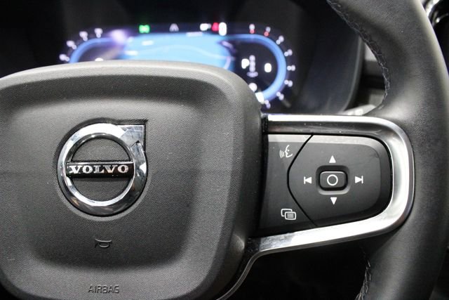 Used 2025 Volvo XC40 B5 Plus image 26