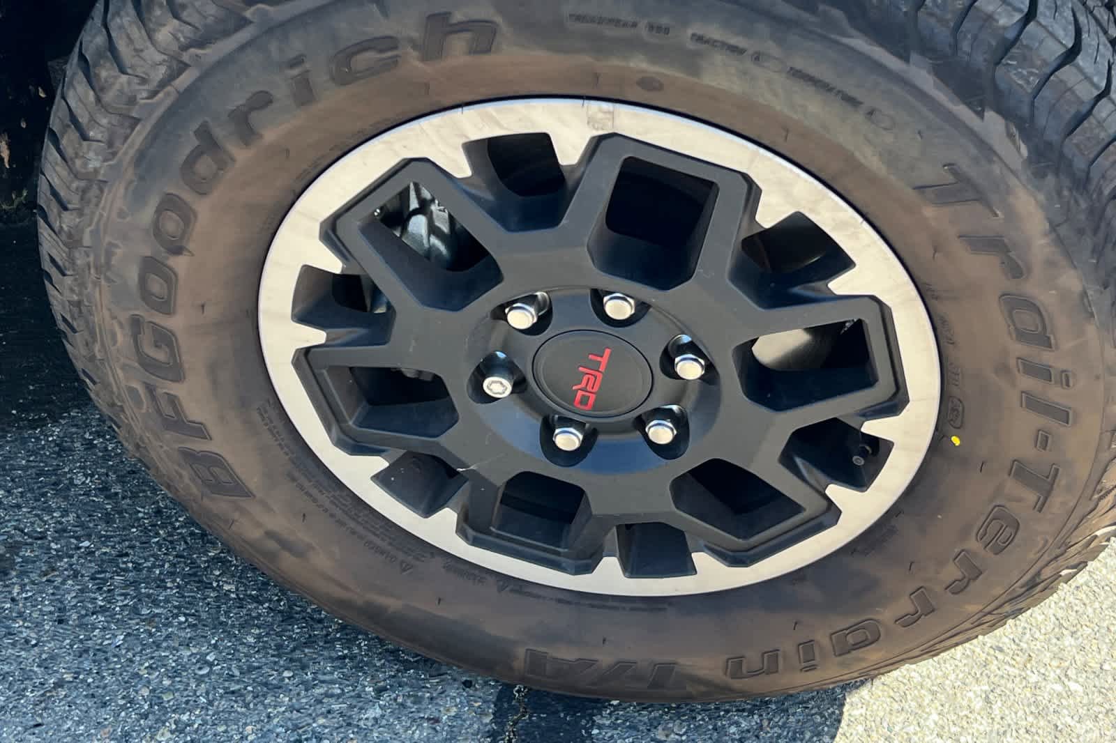 Used 2024 Toyota Tacoma TRD Off-Road AWD/4WD image 15