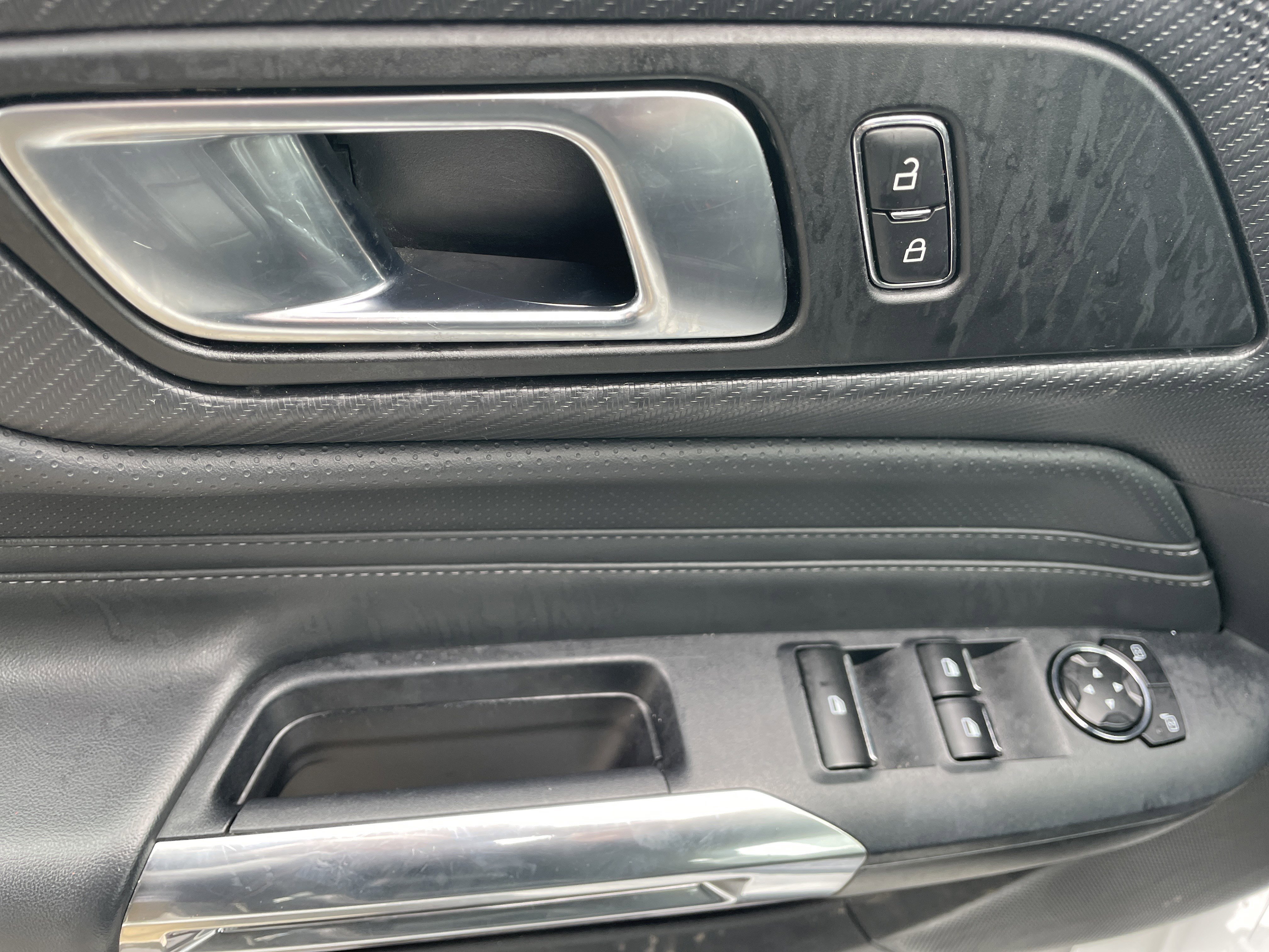 Used 2024 Ford Mustang Premium image 10