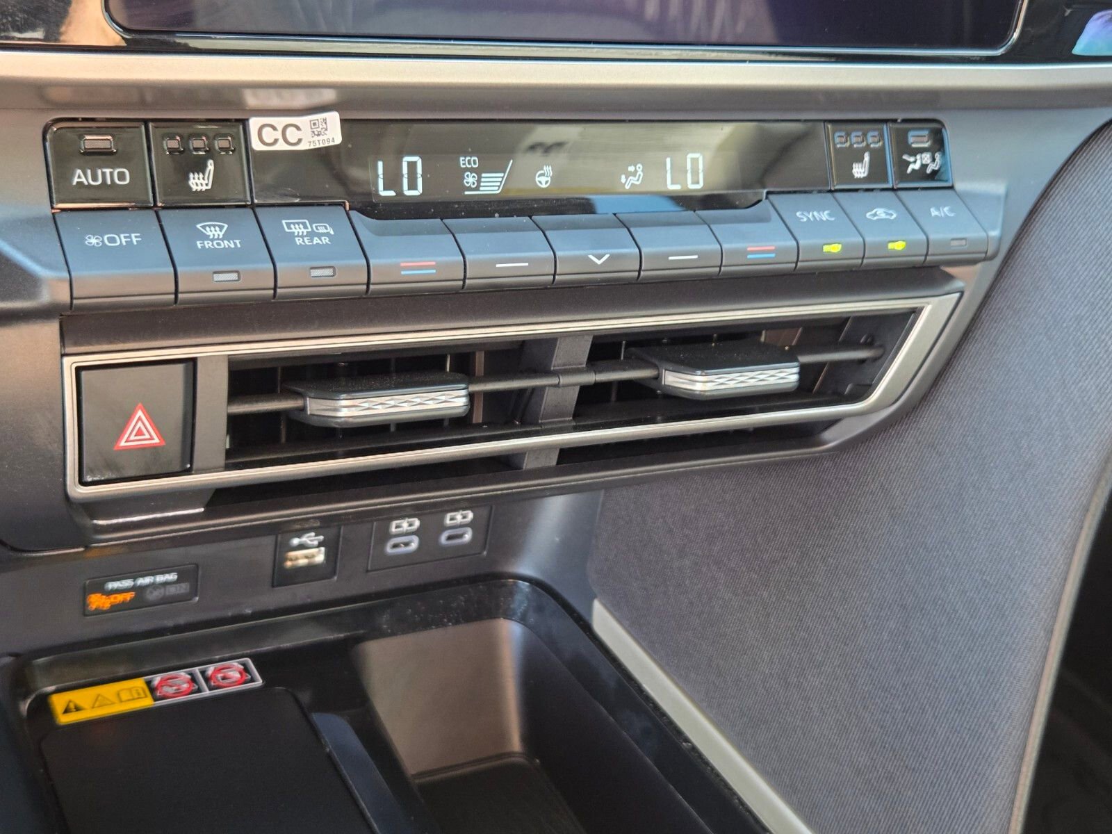 Used 2025 Toyota Camry LE w/ Convenience Package FWD image 22