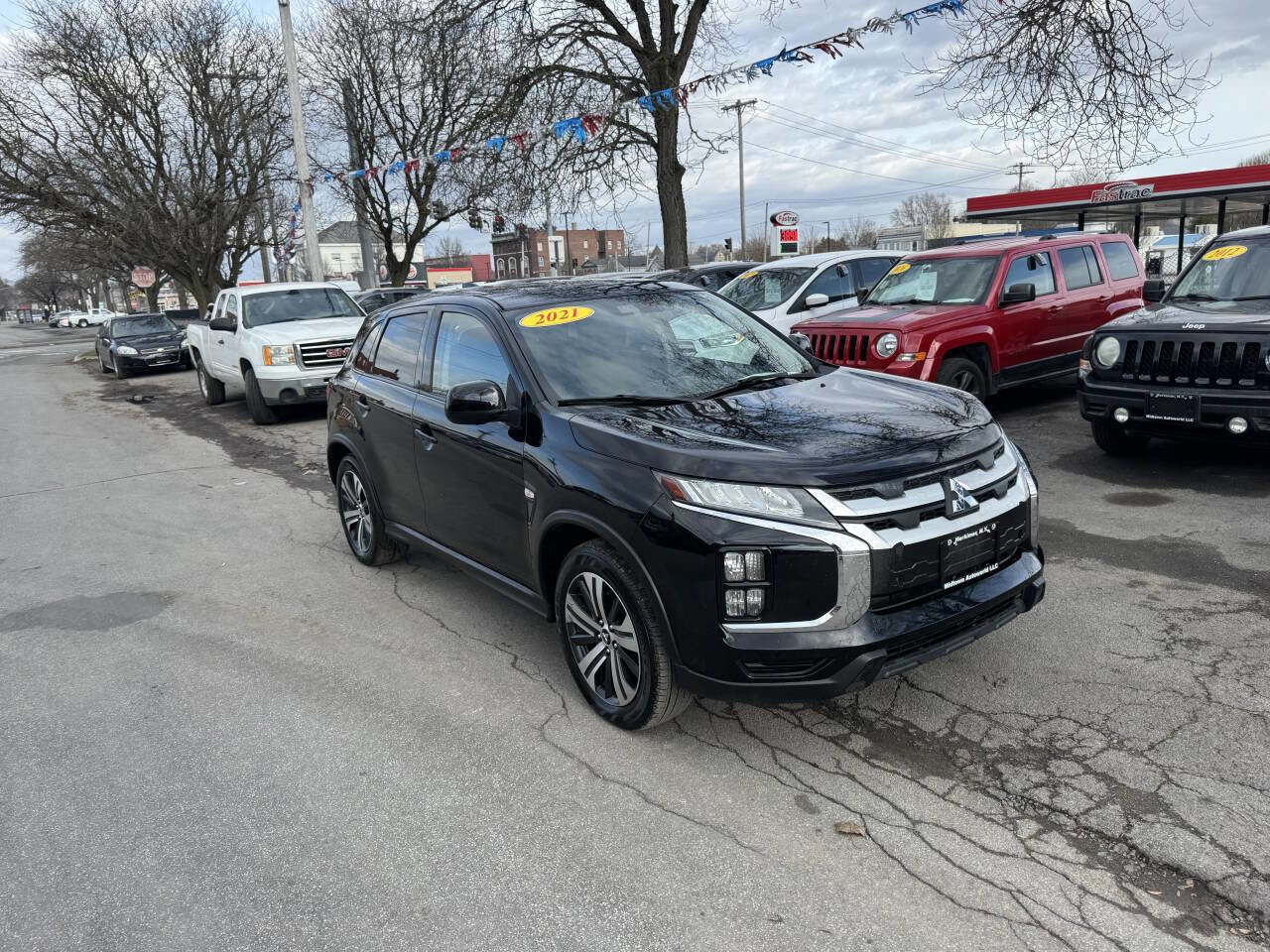 Used 2021 Mitsubishi Outlander Sport ES image 1