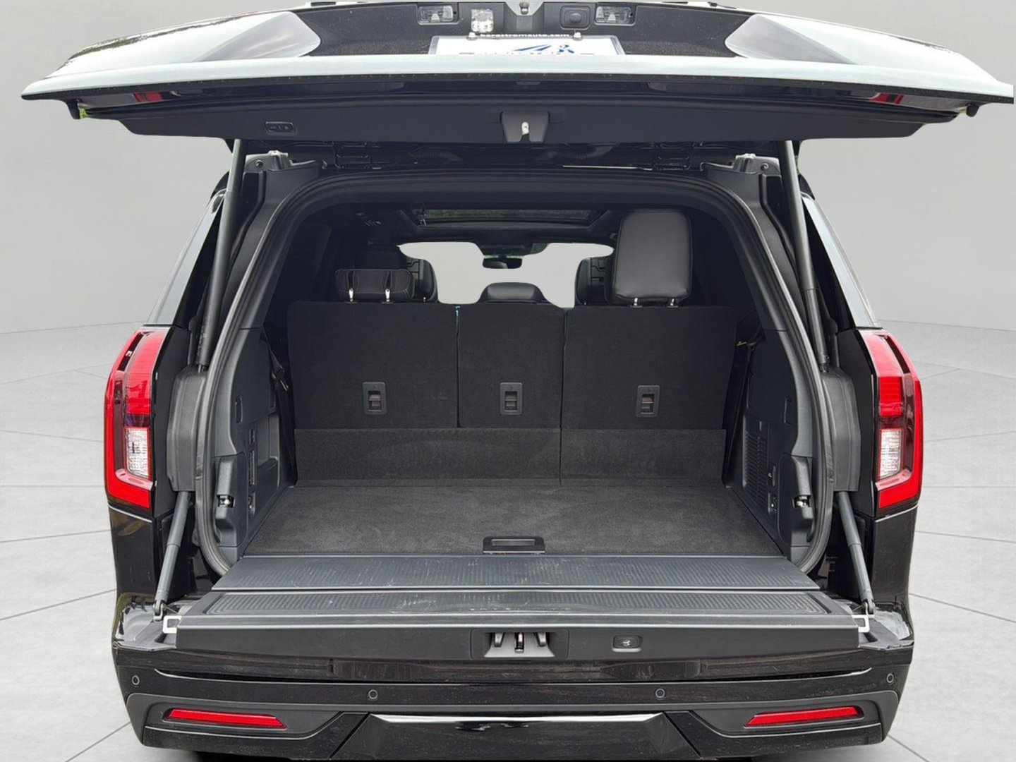 Used 2026 Ford Expedition Platinum w/ Stealth Performance Package AWD/4WD image 10