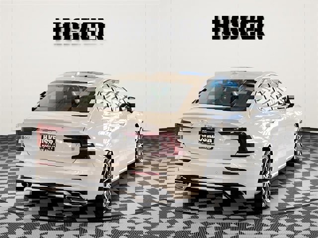 Used 2021 Volvo S60 T5 Momentum w/ Climate Package image 7