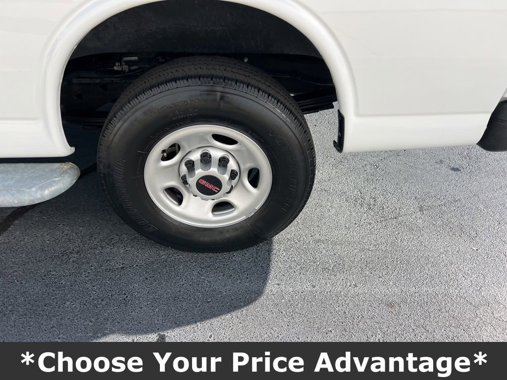 Used 2023 GMC Savana 2500 w/ Driver Convenience Package image 10