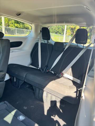 Used 2023 Chrysler Voyager LX image 36