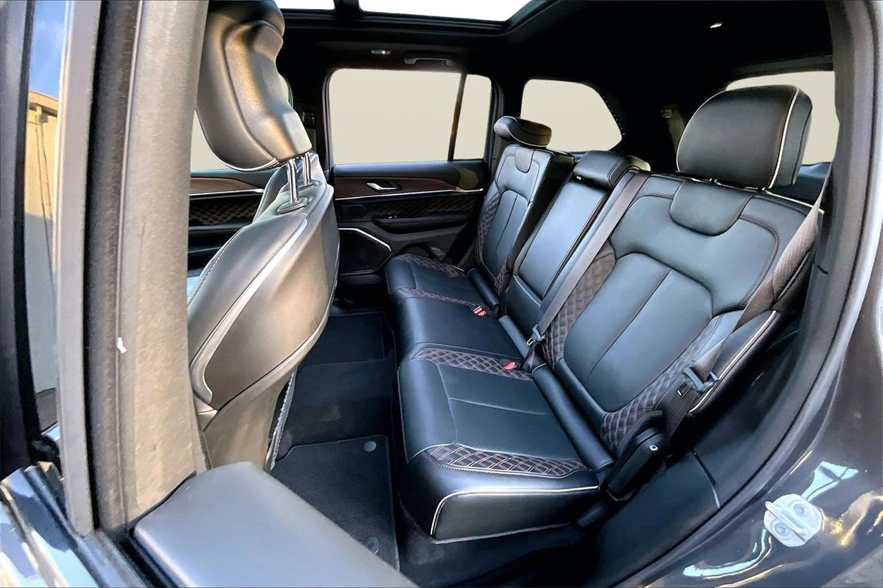 Certified 2025 Jeep Grand Cherokee Summit image 23