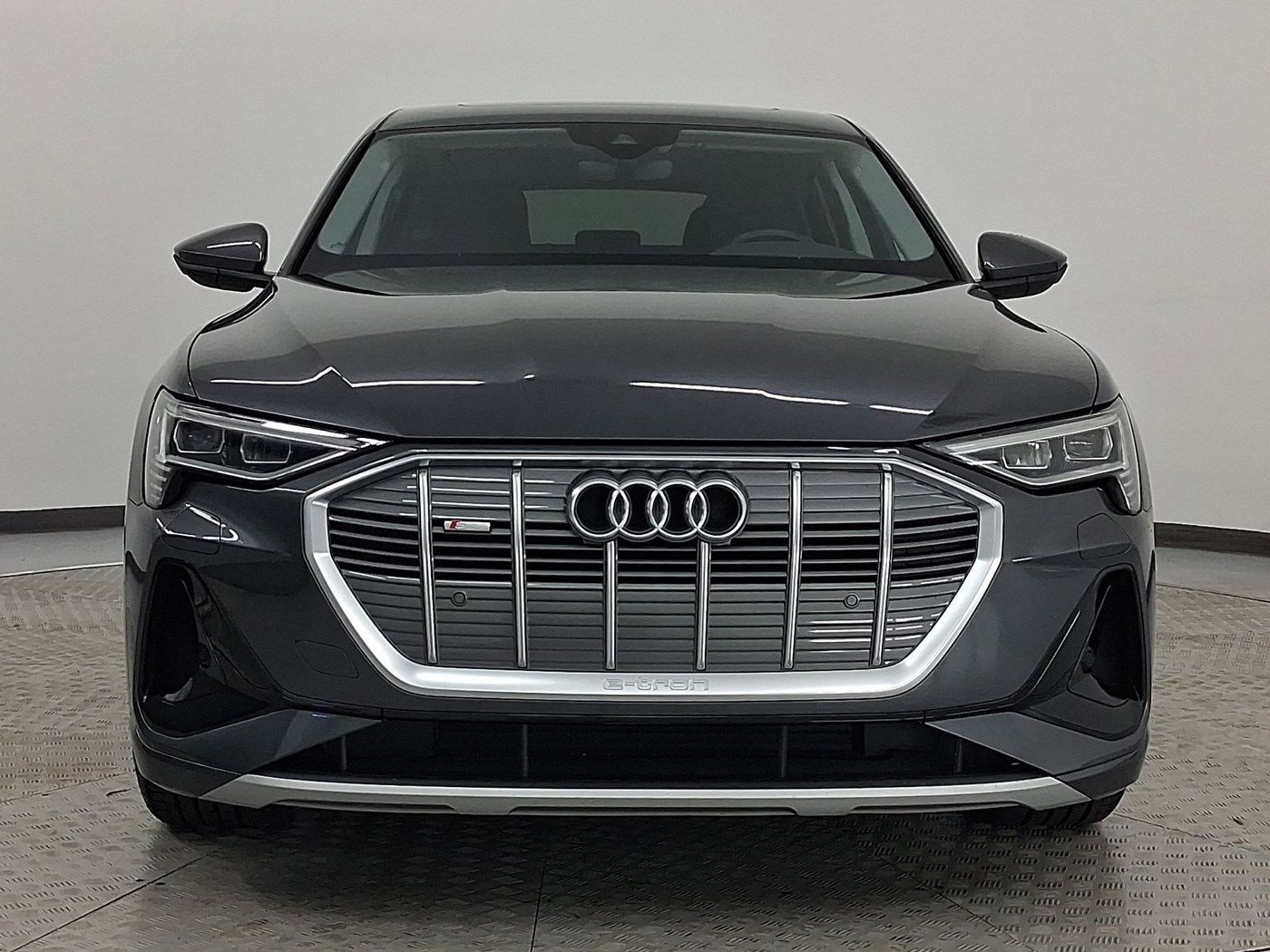 Used 2022 Audi e-tron Premium image 6
