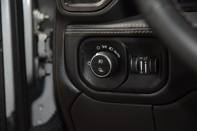 Used 2024 RAM 2500 Limited image 30