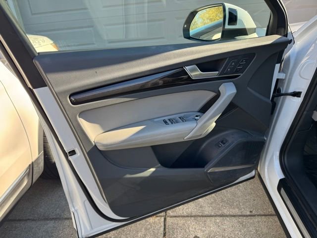 Used 2019 Audi Q5 Prestige image 11