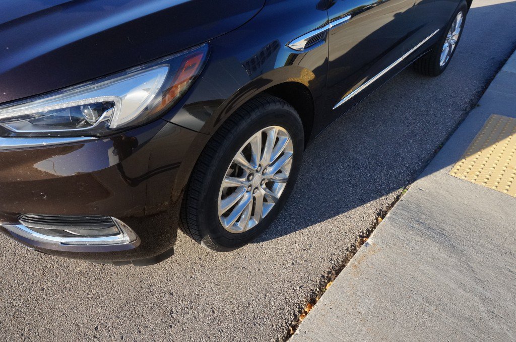Used 2018 Buick Enclave Premium w/ Trailering Package AWD/4WD image 5