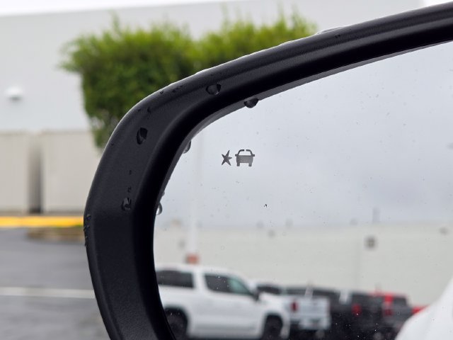 New 2026 Chevrolet Trax ACTIV w/ Sunroof Package FWD image 9