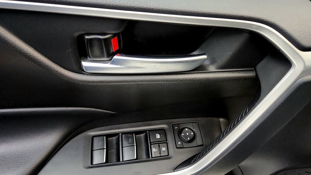 Certified 2025 Toyota RAV4 XLE AWD/4WD image 23