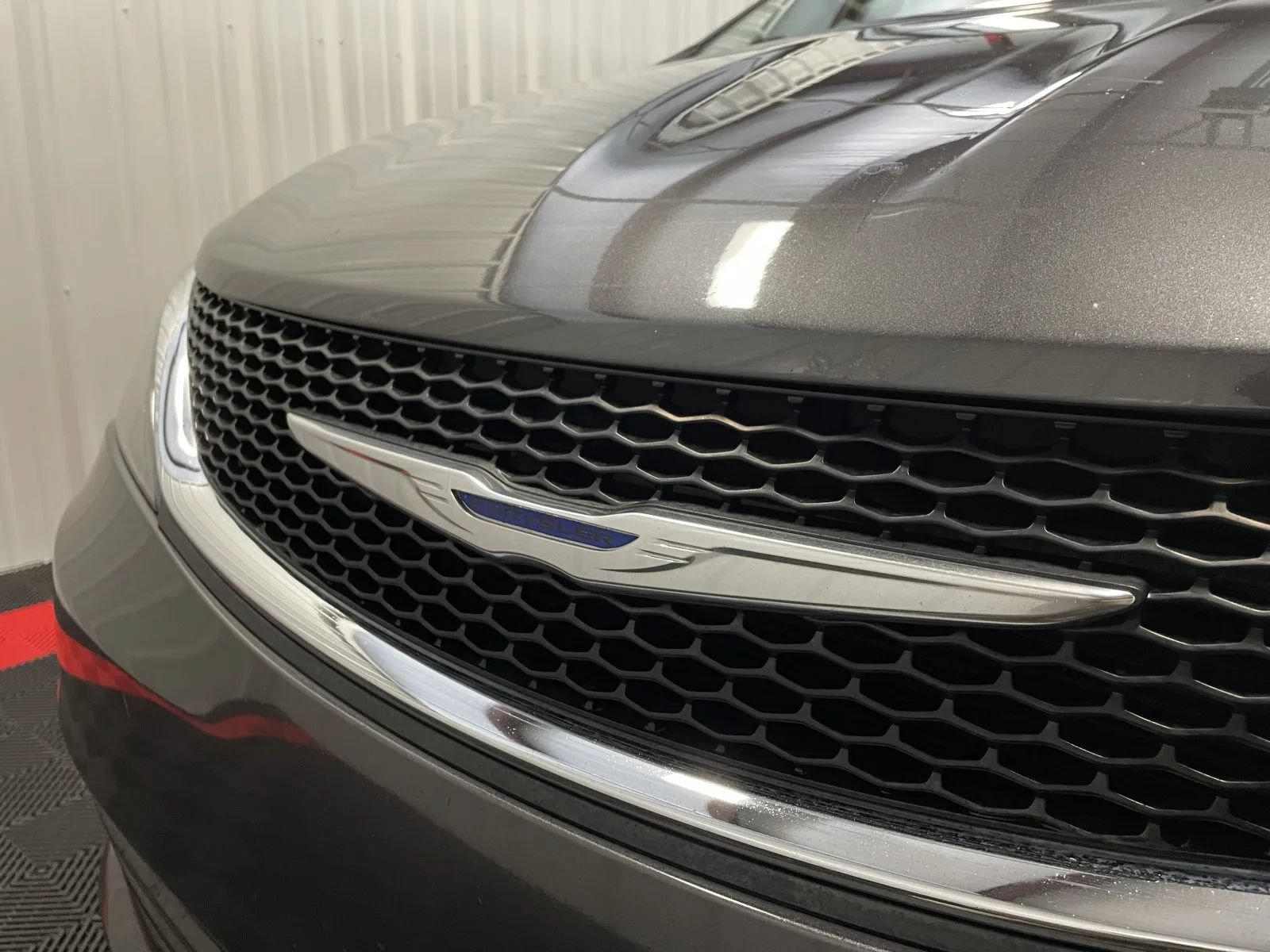 Used 2018 Chrysler Pacifica LX FWD image 7