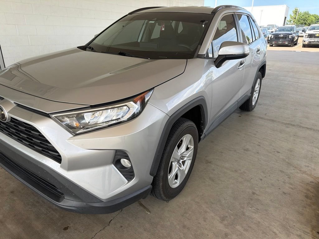 Used 2021 Toyota RAV4 XLE FWD video 3