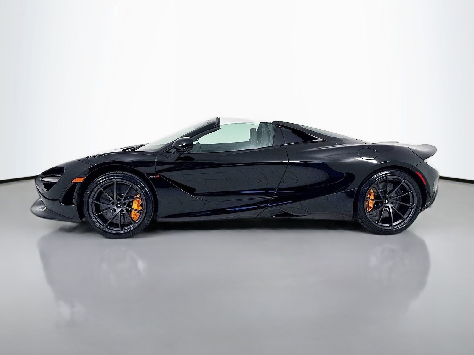Used 2026 McLaren 750S Spider image 4