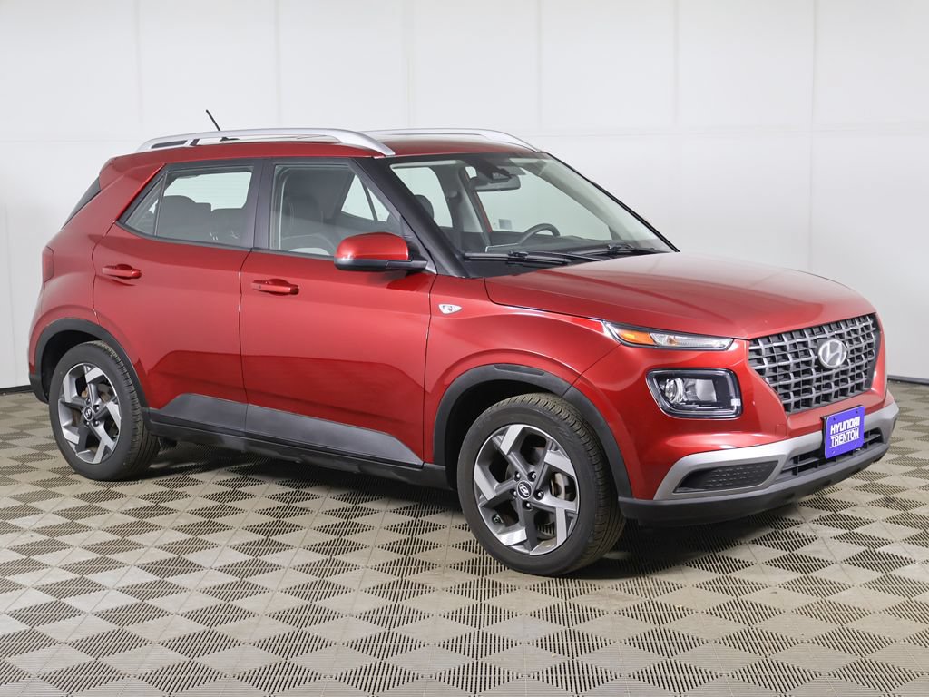 Certified 2024 Hyundai Venue SEL FWD image 40