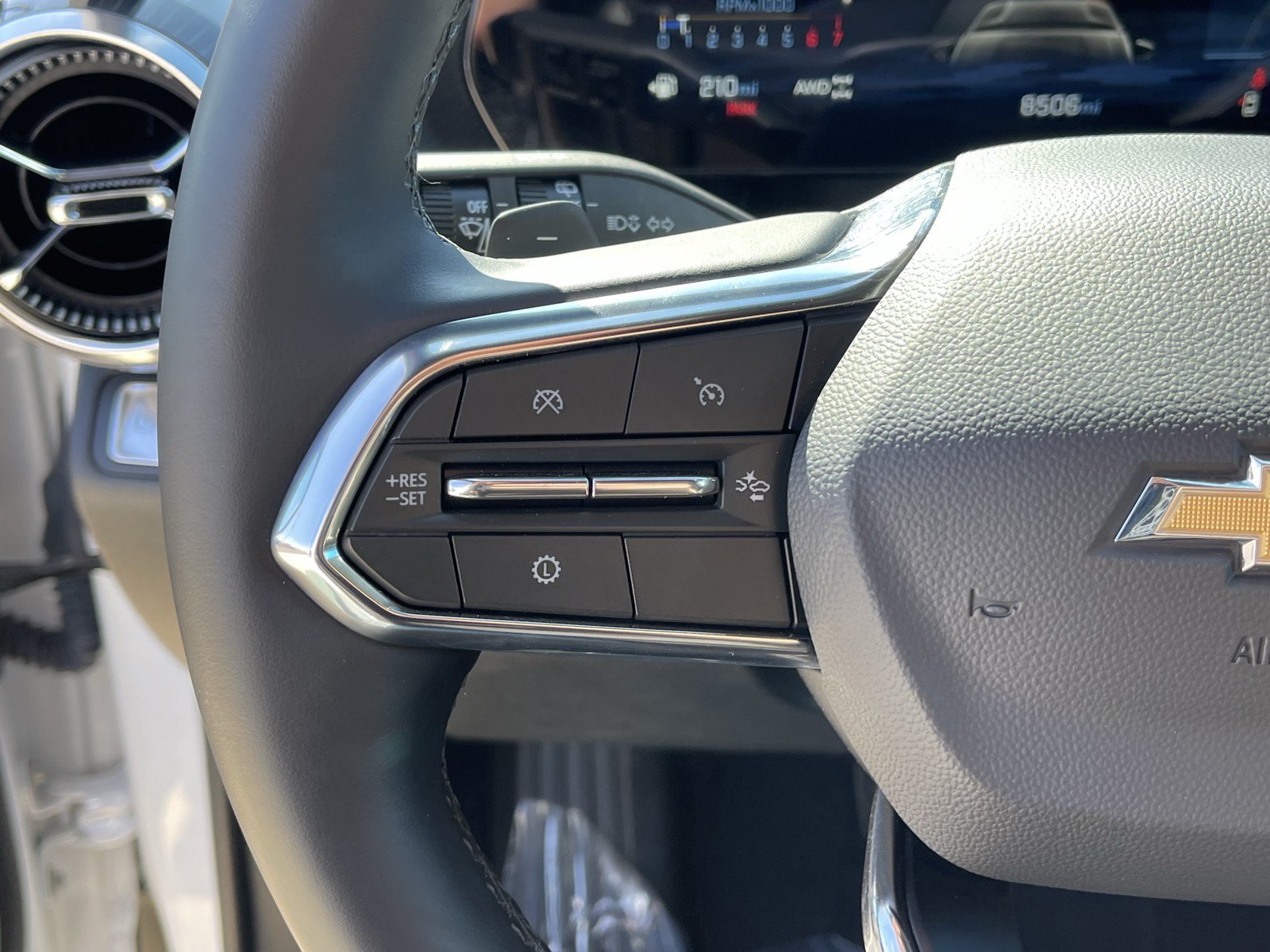 Used 2026 Chevrolet Equinox LT AWD/4WD image 20