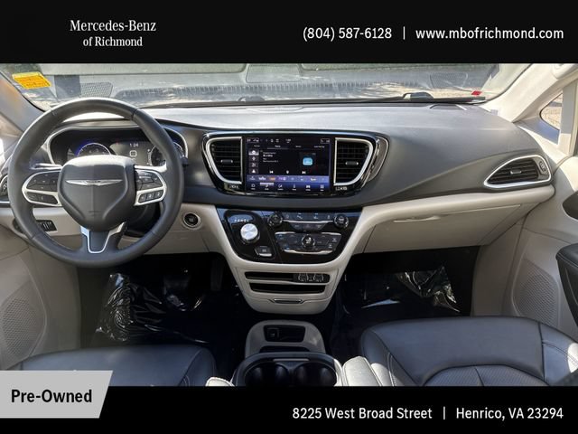 Used 2024 Chrysler Pacifica Touring-L FWD image 18