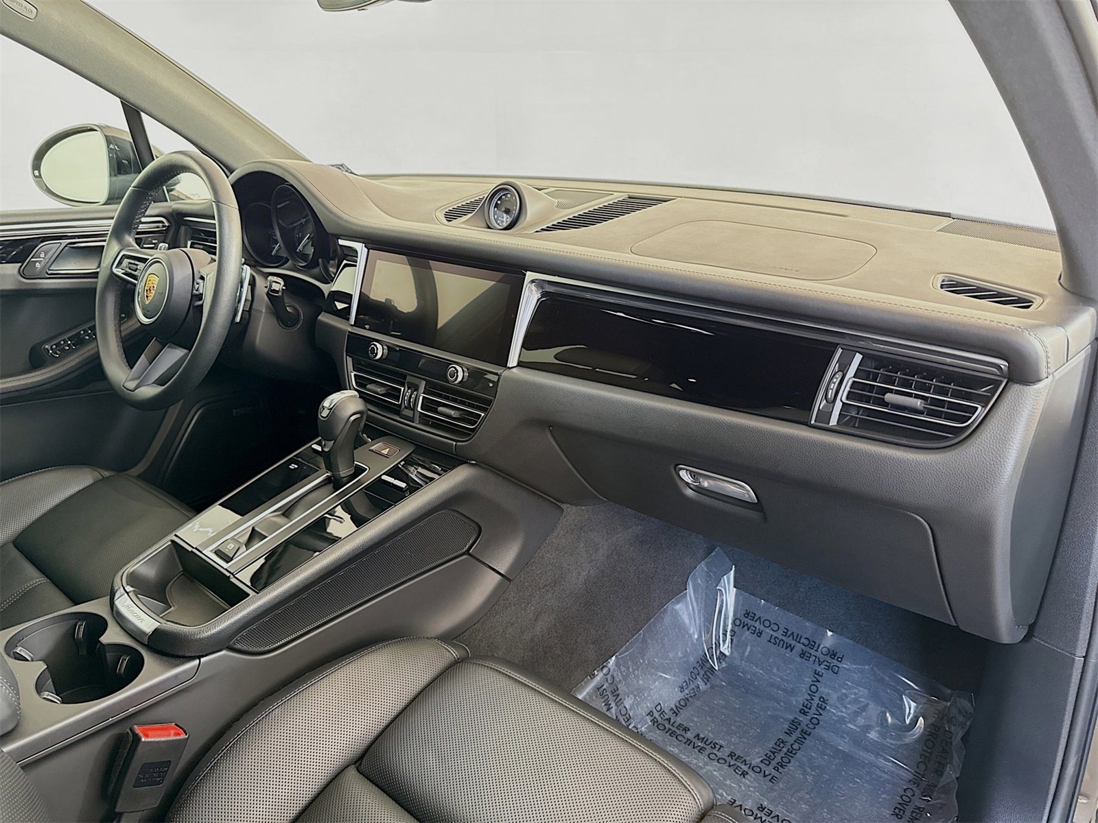 Used 2022 Porsche Macan image 23