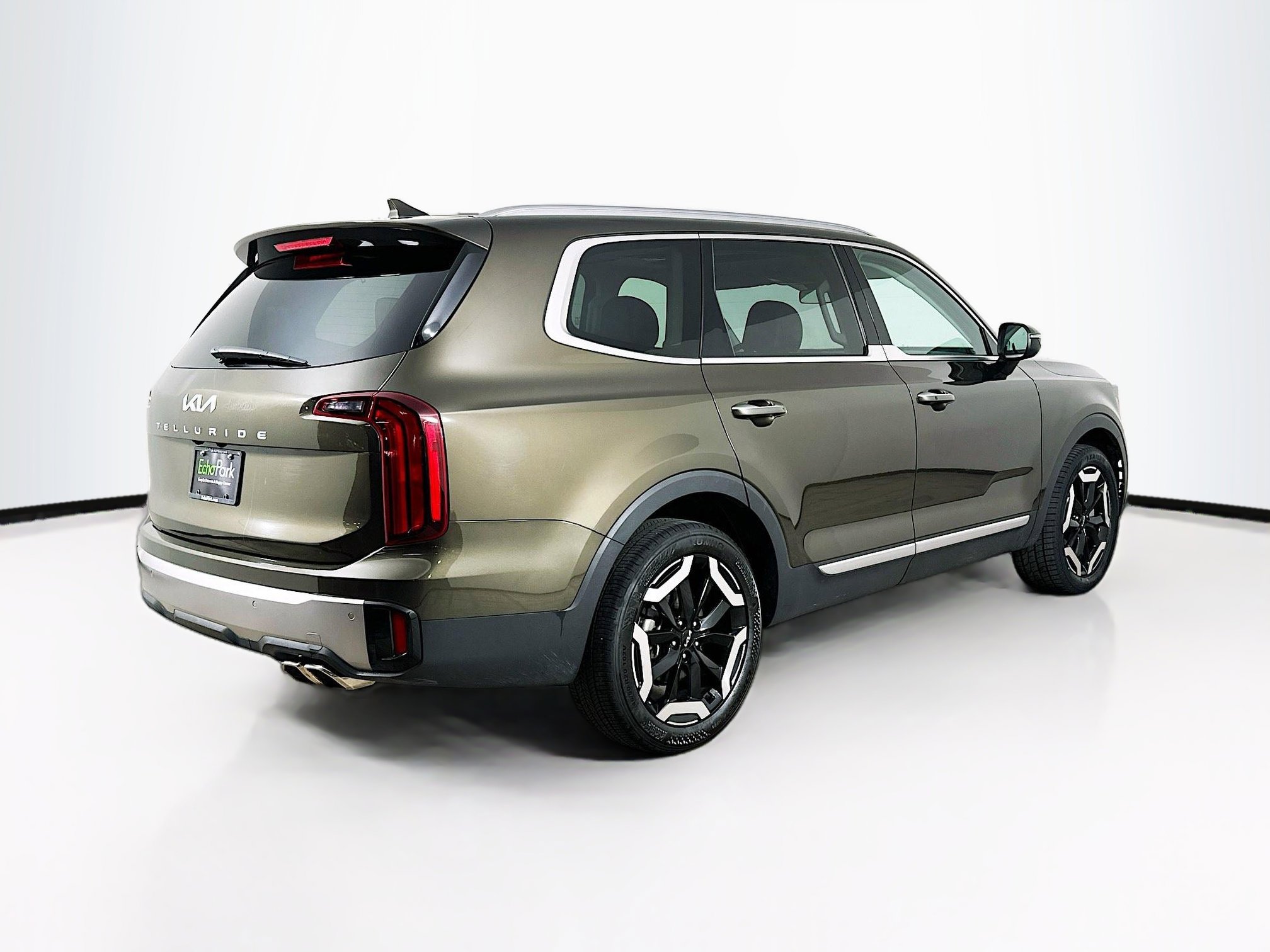 Used 2025 Kia Telluride S image 9