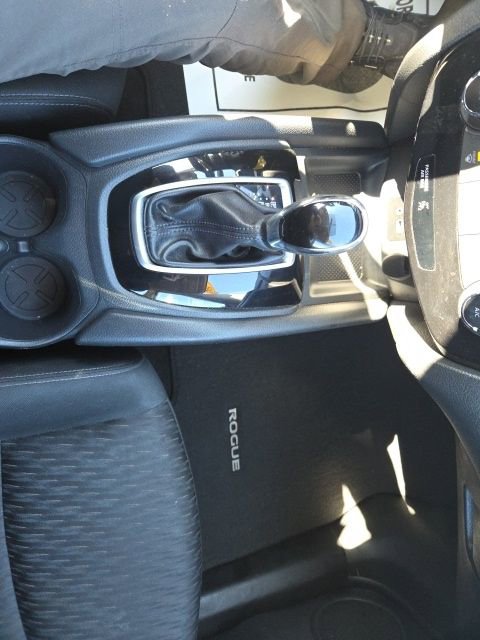 Used 2018 Nissan Rogue S image 23