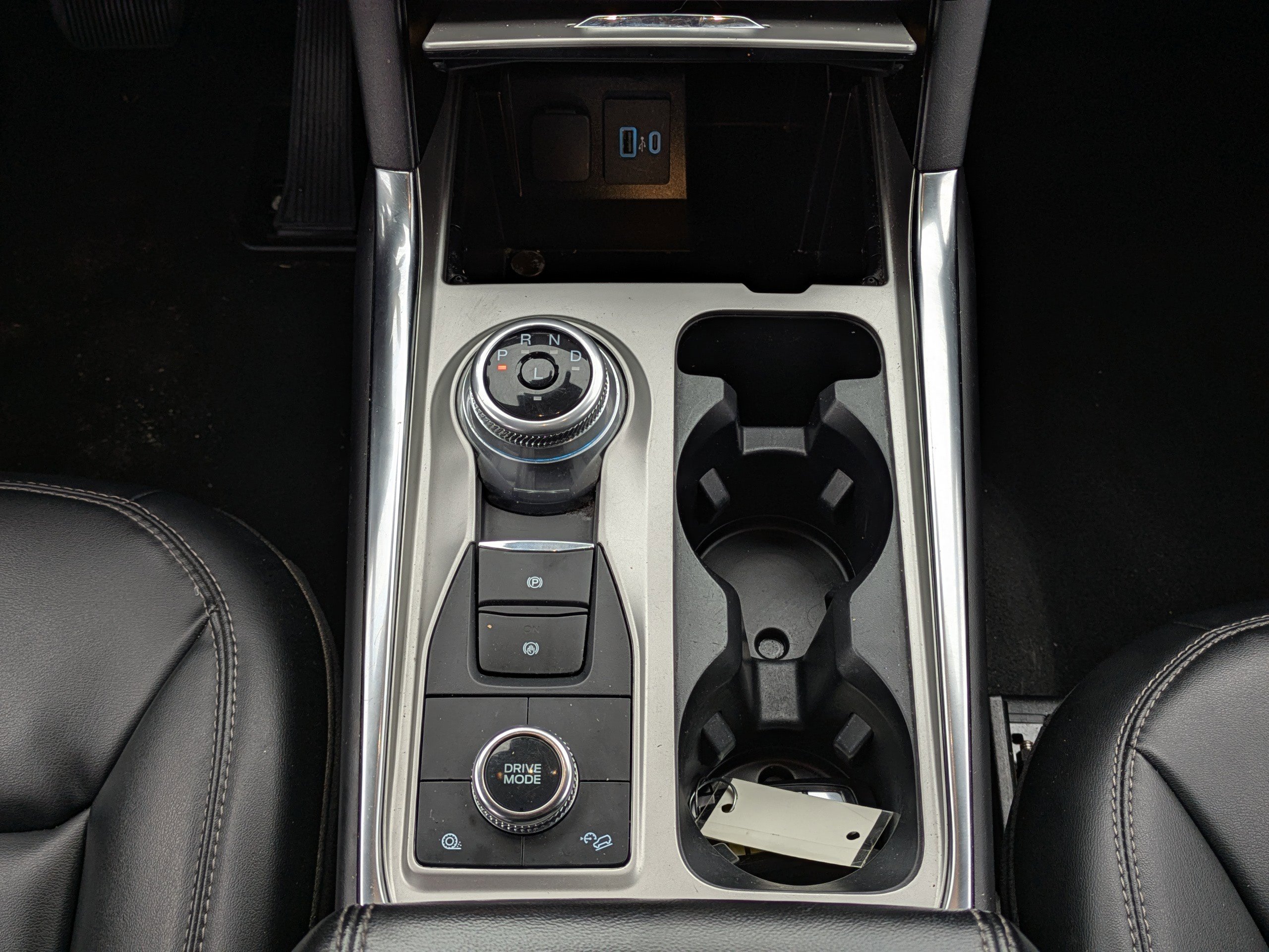 Used 2022 Ford Explorer XLT w/ Equipment Group 202A image 22