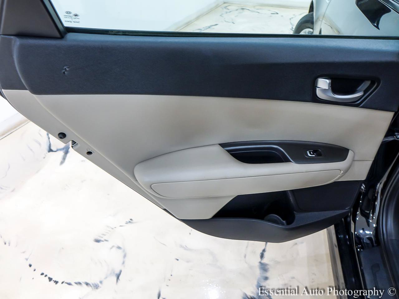 Used 2016 Kia Optima LX FWD image 25