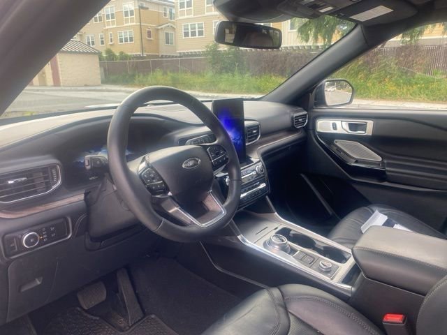Used 2023 Ford Explorer Platinum w/ Technology Package image 10