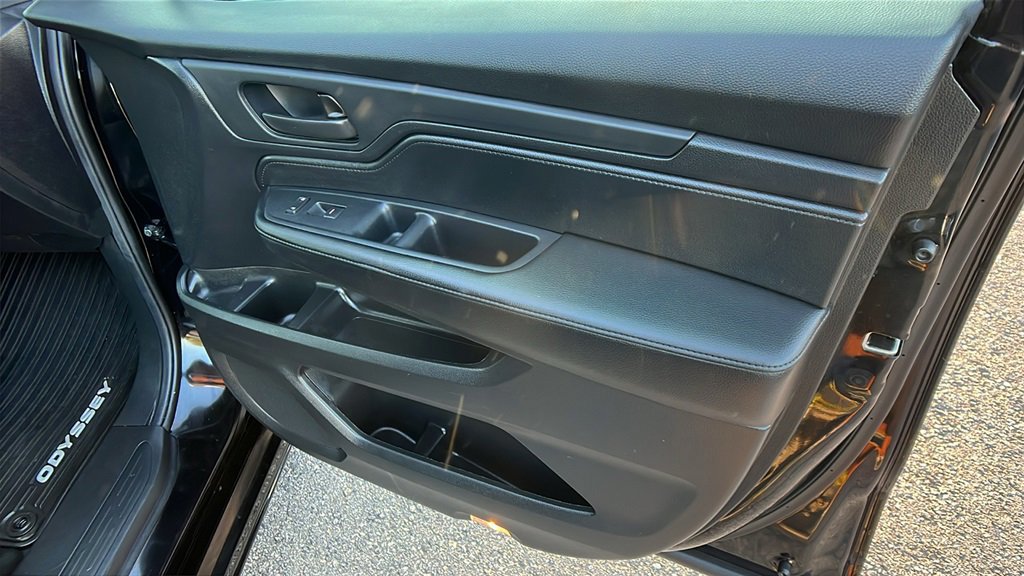 Used 2025 Honda Odyssey Sport-L image 17