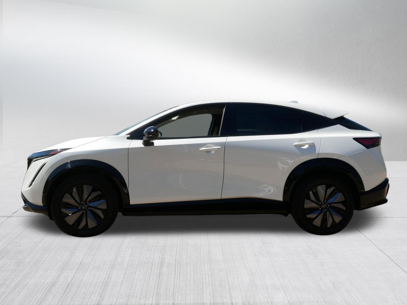 Certified 2024 Nissan Ariya AWD image 4