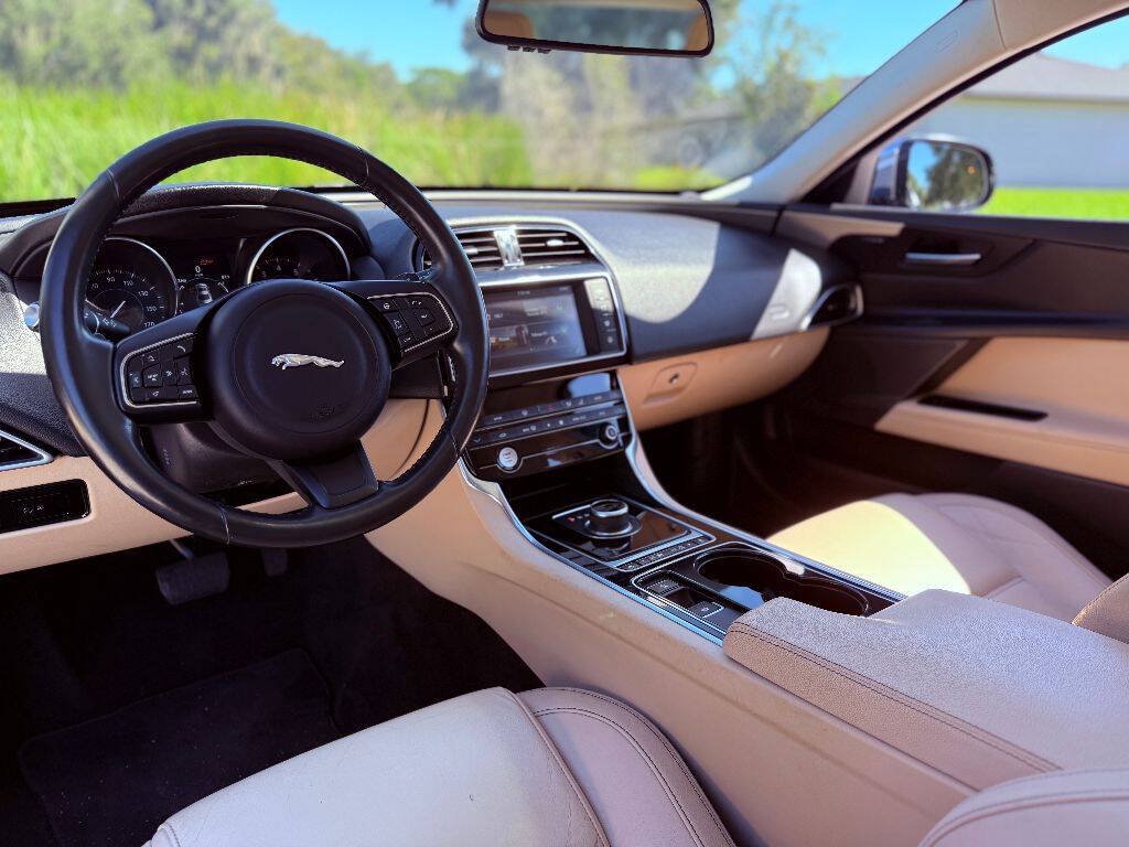 Used 2017 Jaguar XE Prestige AWD/4WD image 40