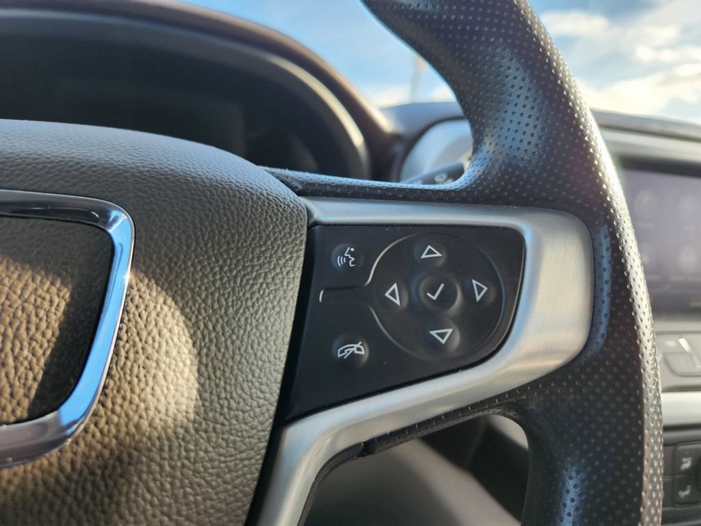 Used 2022 GMC Acadia SLE FWD image 18