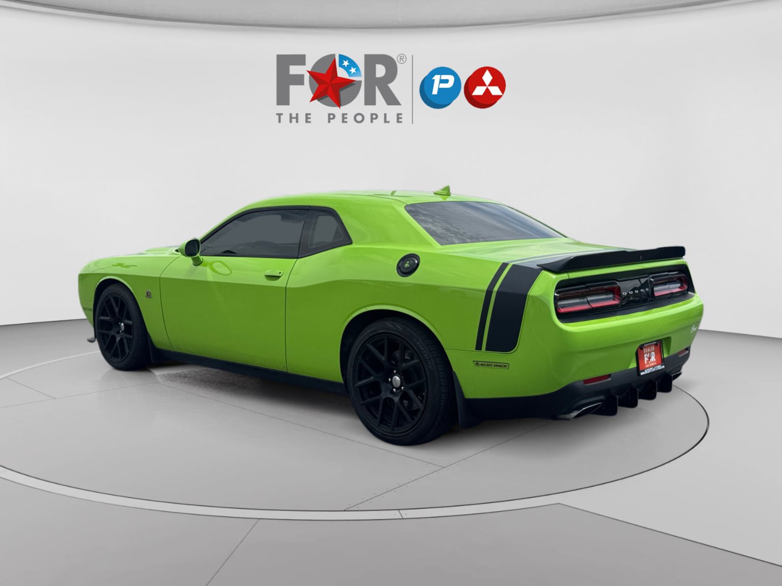 Used 2015 Dodge Challenger R/T Scat Pack w/ Scat Pack Appearance Package RWD image 3