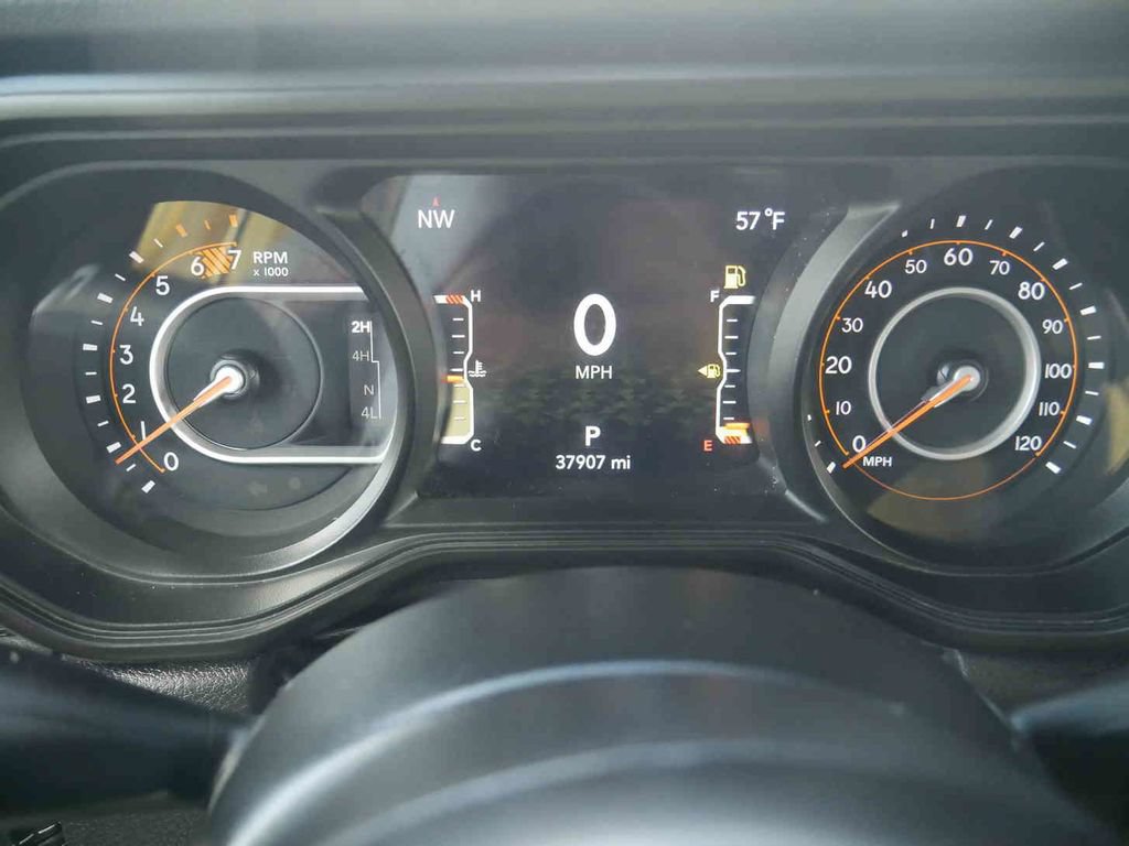 Used 2024 Jeep Wrangler Unlimited Rubicon AWD/4WD image 39