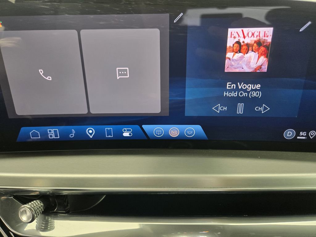 Used 2024 Cadillac Lyriq Luxury w/ LPO, Floor Liner Package image 18