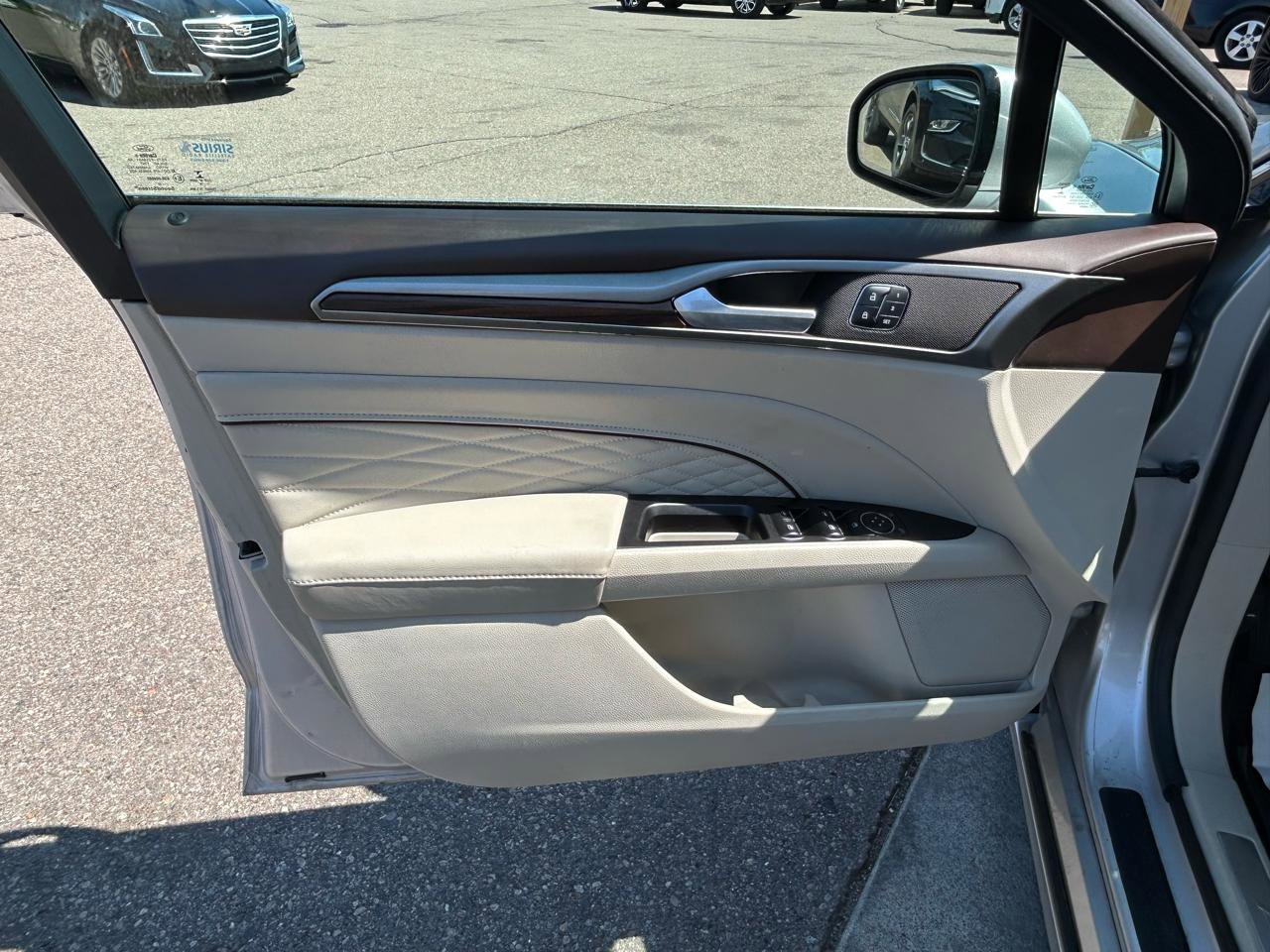 Used 2017 Ford Fusion Platinum AWD/4WD image 14