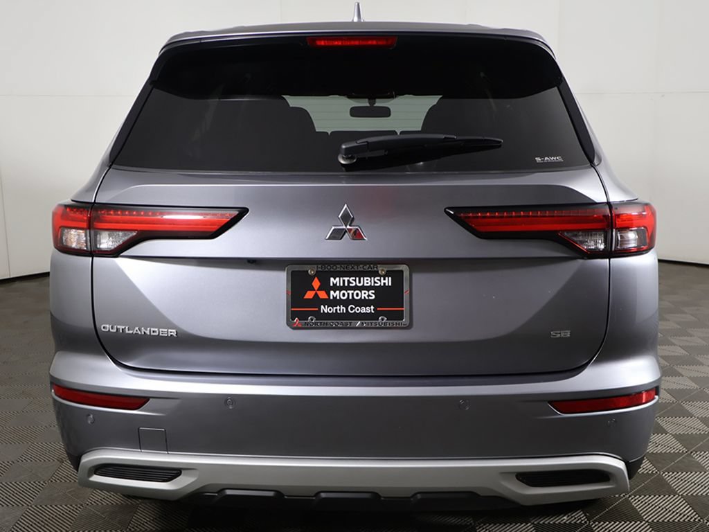 Used 2024 Mitsubishi Outlander SE AWD/4WD image 13