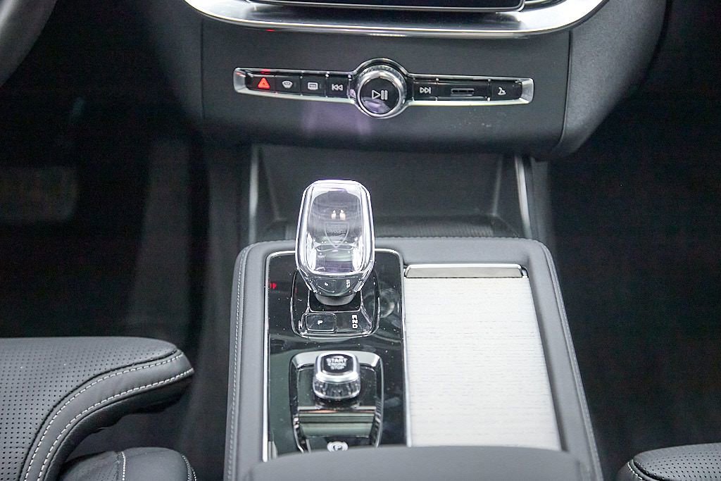 New 2026 Volvo XC90 B6 Ultra w/ Lounge Package image 32