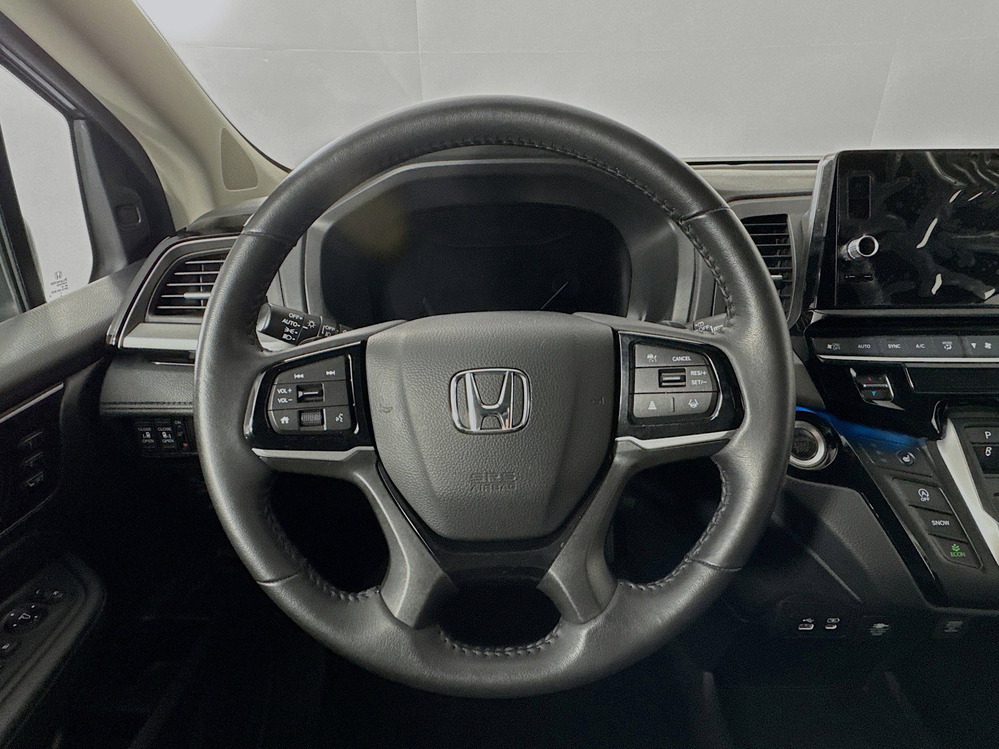Certified 2025 Honda Odyssey Touring image 11