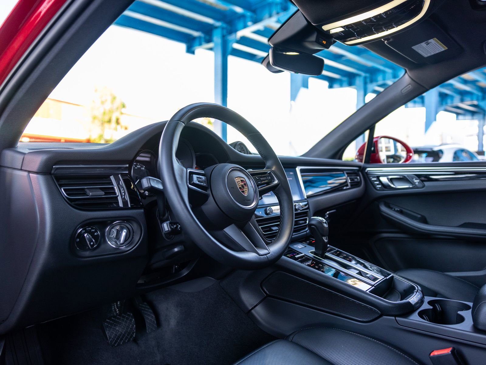 Certified 2024 Porsche Macan S AWD/4WD image 4