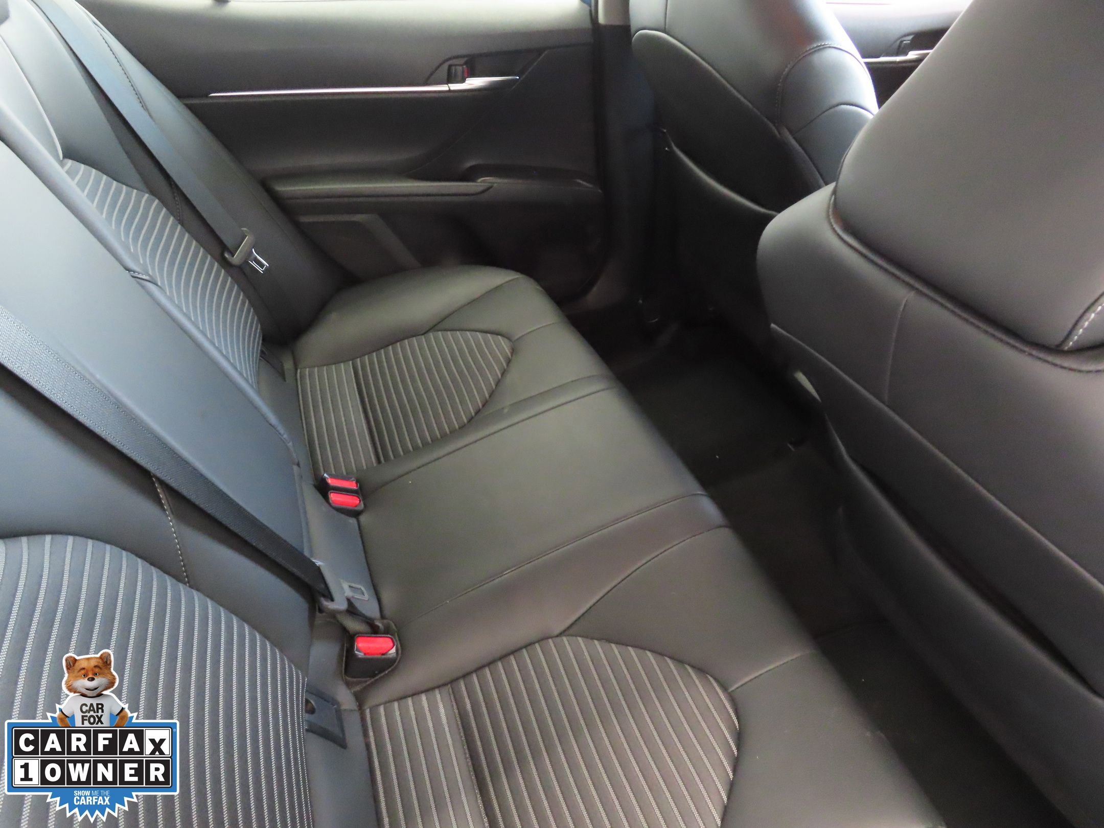 Used 2024 Toyota Camry SE image 25