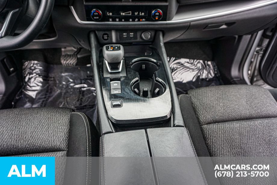 Used 2024 Nissan Rogue SV FWD image 38