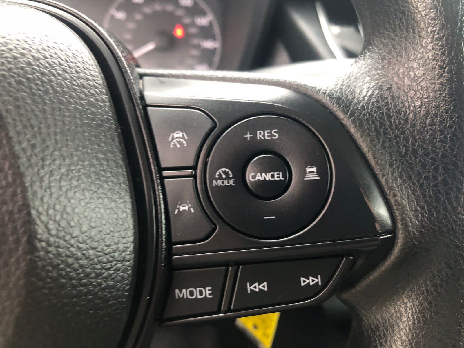 Used 2025 Toyota Corolla LE FWD image 10