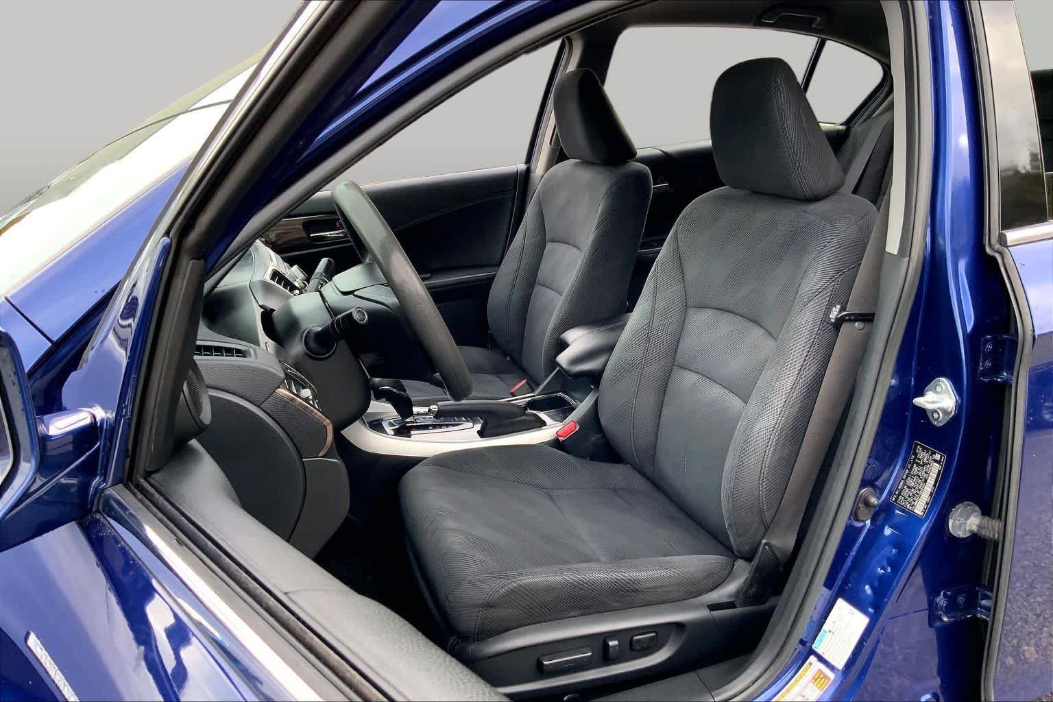 Used 2017 Honda Accord Hybrid Sedan image 9