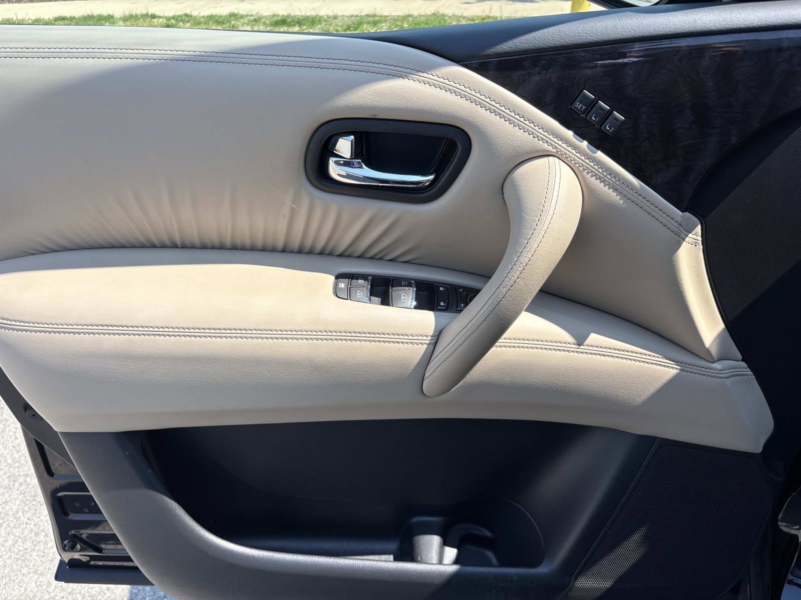 Used 2022 Nissan Armada Platinum w/ Captain's Chairs Package image 12