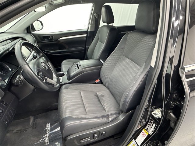 Used 2019 Toyota Highlander Plus image 11