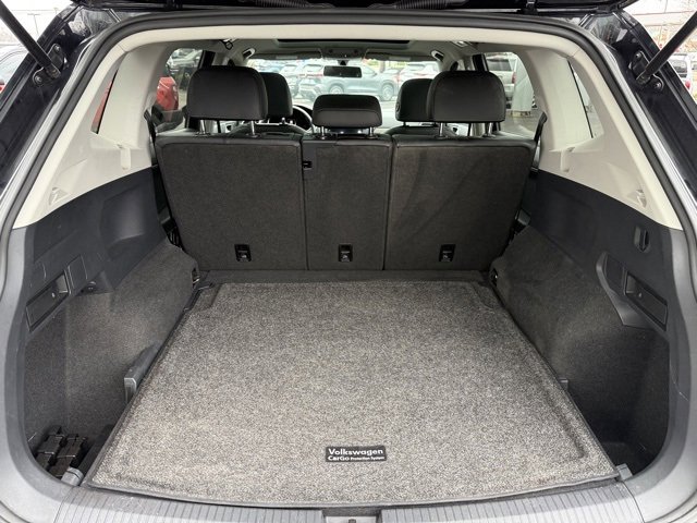 Used 2020 Volkswagen Tiguan SE image 18