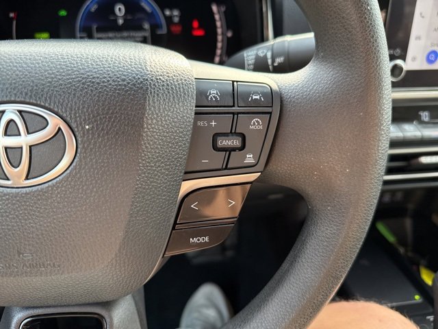 Used 2025 Toyota Camry LE image 23