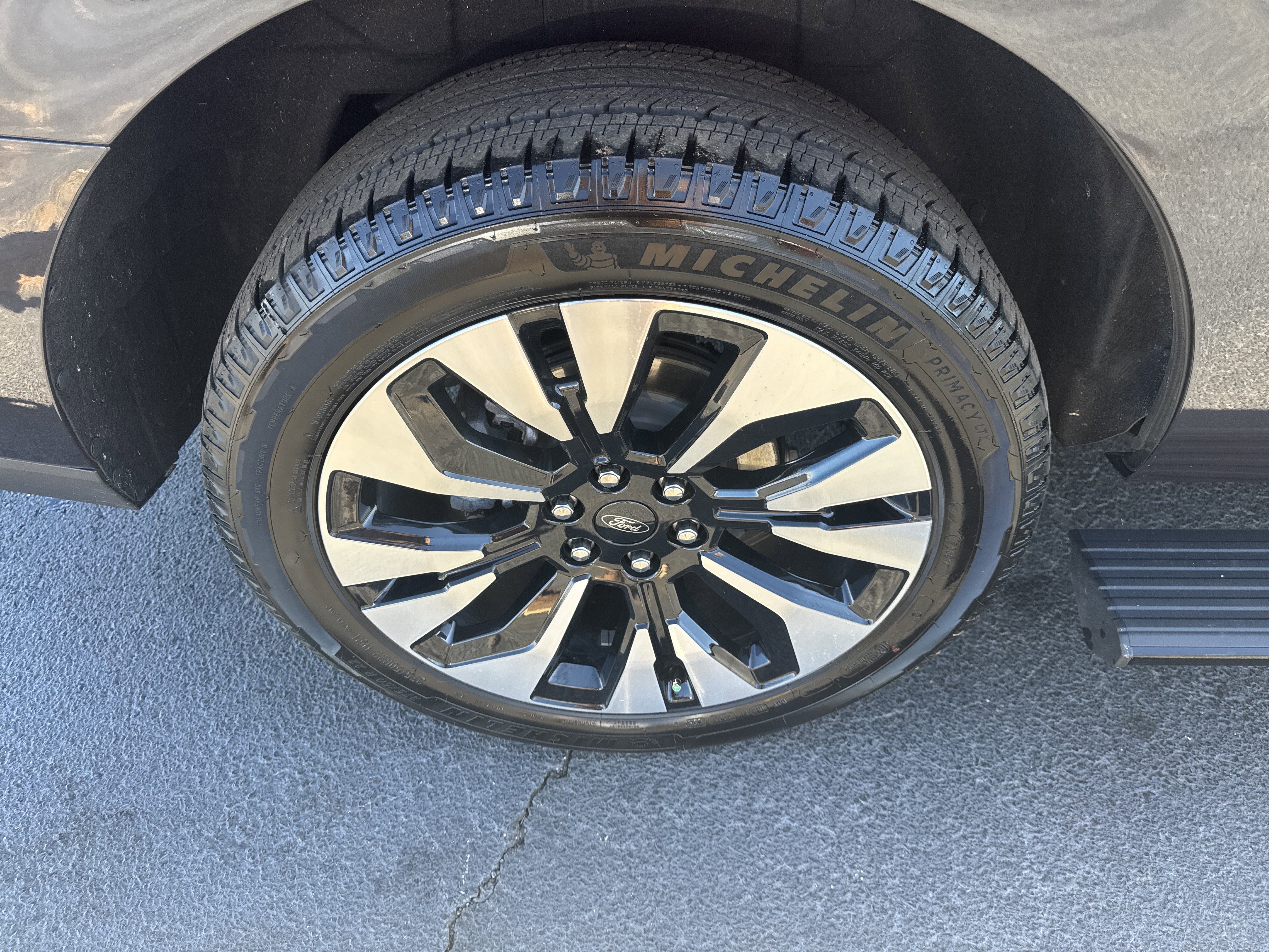 Certified 2025 Ford Expedition Platinum w/ Driver's Package image 17